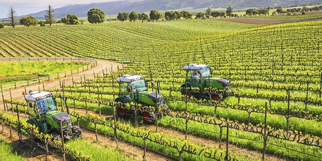 Fendt 200 V/F/P Vario Specialty Series Tractors